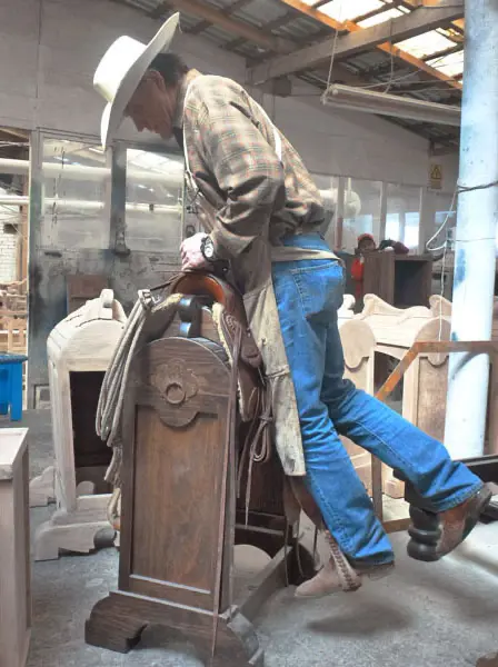 Demo Saddle Stands